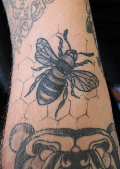Biene InSkin Tattoo Dave Beier Radolfzell